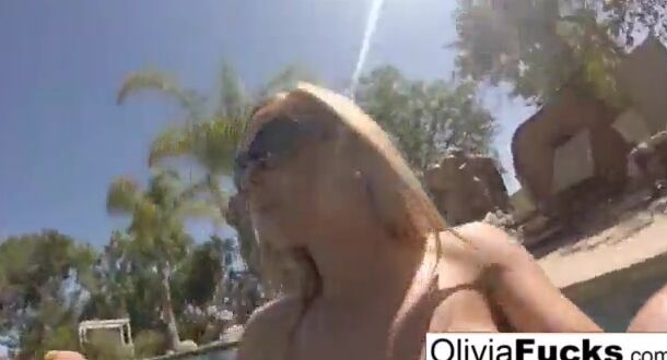 HOT BLONDE MILF NAKED IN TH POOL :)