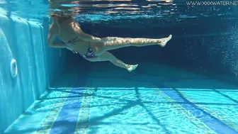Absolutely astonishing blonde pornstar Mary Kalisy swimming