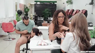 Sneaky Salon Dickdown