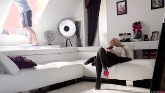 The Blonde Penny Lee Poses  Performs A Super Hot Photo Session Video