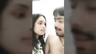 Dost ki Behan ko kiss kiya for more video join our telegram channel @rehana980