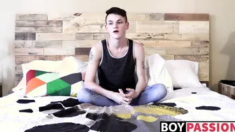 Sexy twink Avery Jones interviewed then he jerks his cock