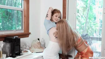 Resort MILF Loves A Squirter