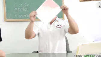Exotic Dancer Shares Her Secret Notes With The Audience