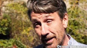 Carolina Sweets lets an older man penetrate her young pussy
