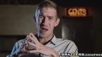 Brazzers Exxtra - Danny D Life On The Road %28XXX Parody%29 scene starring Viola Bailey and Danny D