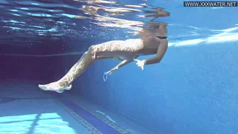 Mary Kalisy shows her hot big ass underwater