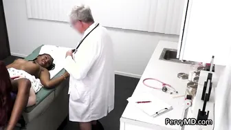 Sharing patients chocolate pussy in threesome