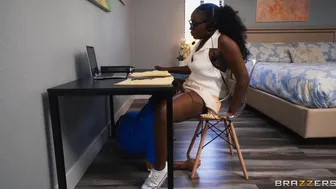 Stepbro Eat My Pussy While I Study