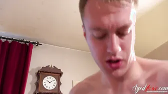 Chris Cobalt fingers pussy of Kugar Lush