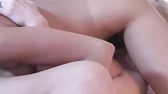 I Meet a New Friend