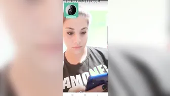 periscope 18 yo talks (no naked)
