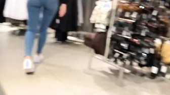 Que porn video – Rubia hermosa y nalgona en el forever 21