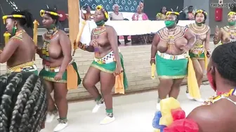 Topless South Ebony girls shake their long hooters and butts