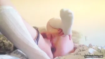 Julia 19 masturbates with plug in her tight butt