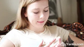 Maes Sexy Pussy Rubbing