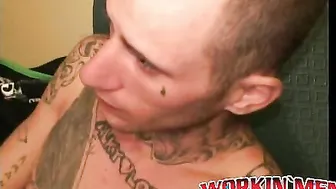 Inked amateur plays with his dick and comes on his stomach
