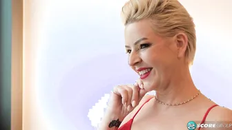 58-year-old Bobbi Shay fucks her sons 22-year-old friend 2