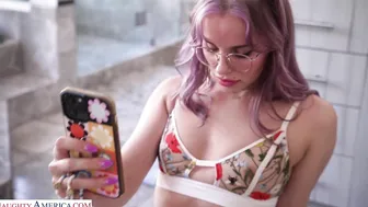 My daughters nerdy hot friend