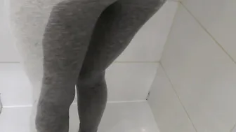 Next porn video – Peeing on my Butt into Leggins and Toes next I Masturbate by