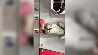 18 Yo Scopata into bagno nel treno