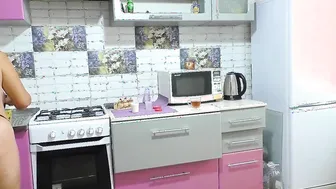 Cougar made coffee and a gentle oral sex to her stepson.