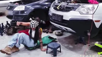 The mechanic Mariana Martix fixes Duncan Saints car and charges him with sex 20