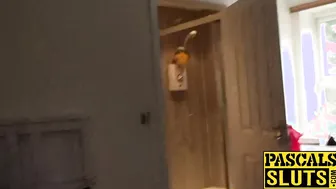 Beautiful blonde chick Jasmine gets her pussy streched wide