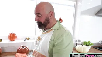 I know my stepdaddy cant resist my pussy