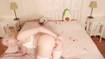 BEAUTY ADORABLE BARELY LEGAL ANAL SEX AND HEAD TOY LONG SEX TOY INSIDE BUTT