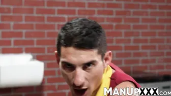 Handsome dude gets filmed for playing with dildo