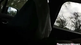 Skinny girl bareback sex in car