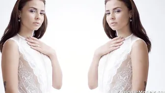 SUPERBE MODELS - Cute Teen Violet Hart Shows Off Her Naked Body Solo