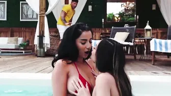 we live together teaching gf a strapon lesson 36