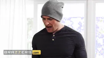 Brazzers - Vulgar Step Milf Holly Hotwife goes down on