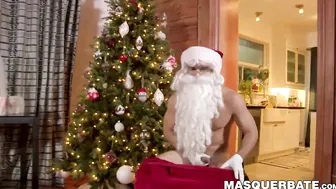 Muscle hunk dresses as Santa for masturbation