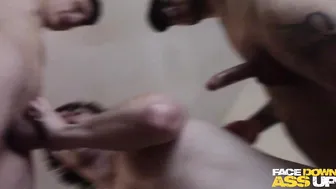PIGS CUM KNOCKIN
