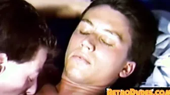 Attractive homos getting a charge out of spitroast without any protection meeting
