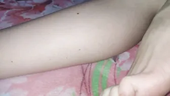 Sweet milf Bellubima knows how to have a Juicy Orgasm using her