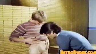Classics porn video – Cop joins retro gay party that includes crude entrance