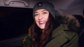 A camgirl fucks with a fan