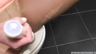 Strong Stream Pee On Wall In Pantyhose And Highheels Into Pussy
