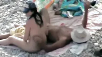 my mom in law enjoys sex on the beach (voyeur)