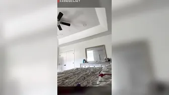 A Gulf woman with a sexy curvy body Playing With  hot Pussy
