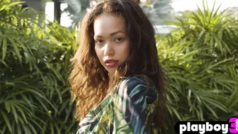 Petite Asian teen Kit Rysha showed ass