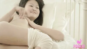 Savage Tiny Woman Ready To Open Up Her Pussy