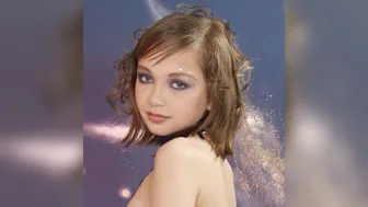 Flash Peeing Girl