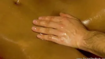 loving how wet her pussy gets during this sensual massage