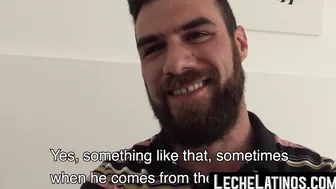 Twinks enjoy having their beardsporting partner penetrate them raw