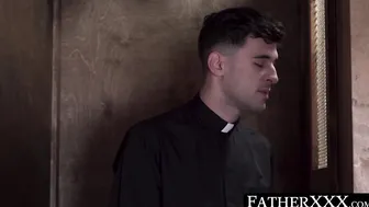 Cleric draws twink off after admission and rides him crude